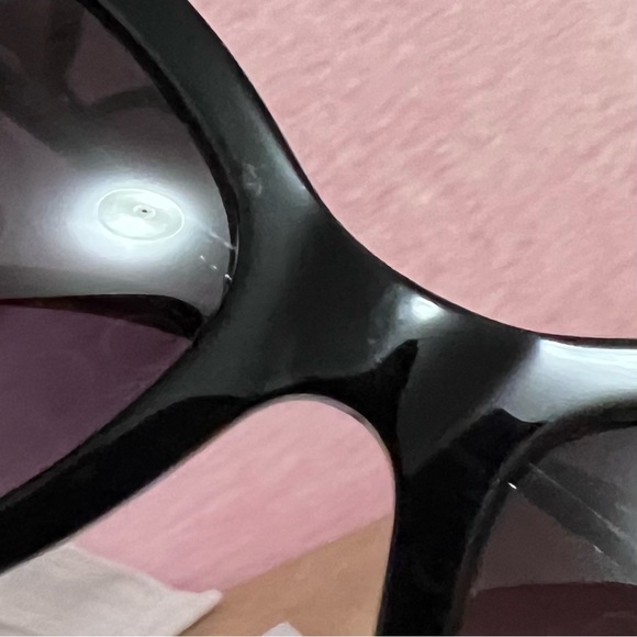 Burberry Black Large Polarized Gradient Sunglasses - Picture 8 of 9